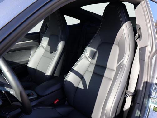 2025 Porsche 911 Carrera