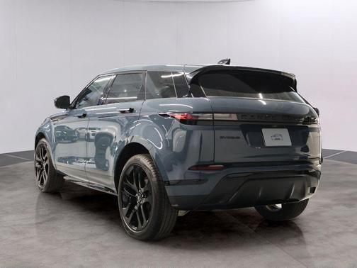 2026 Land Rover Range Rover Evoque Dynamic SE