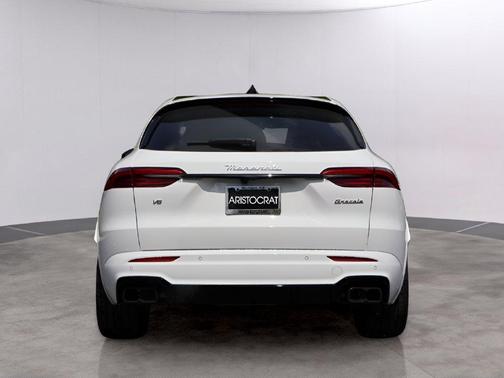 Bianco 2026 Maserati Grecale Modena