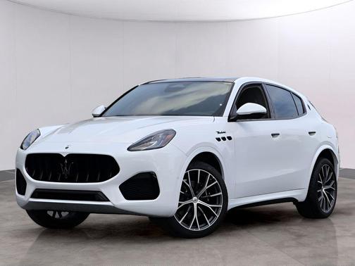 Bianco 2026 Maserati Grecale Modena