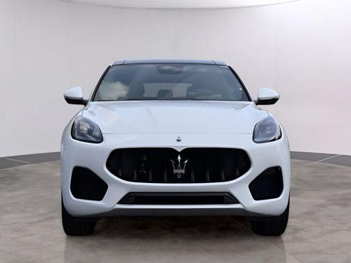 Bianco 2026 Maserati Grecale Modena