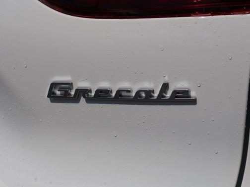 Bianco 2026 Maserati Grecale Modena