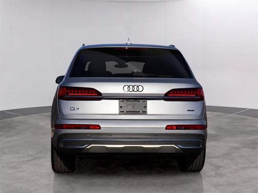 2022 Audi Q7 55 Premium Plus