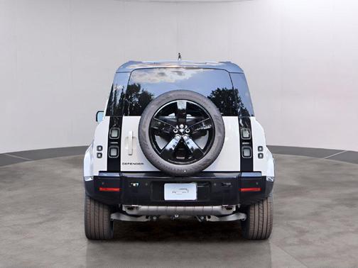 Borasco Grey 2026 Land Rover Defender P400 X-Dynamic SE