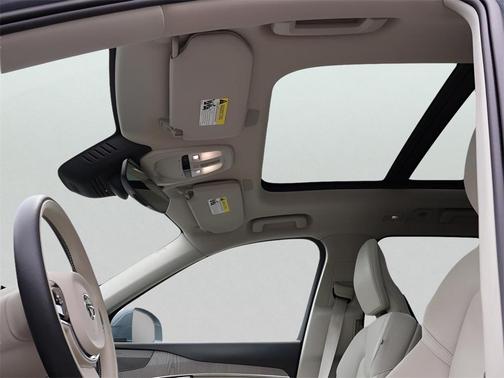 2023 Volvo XC90 Recharge Plug-In Hybrid T8 Plus 6 Passenger