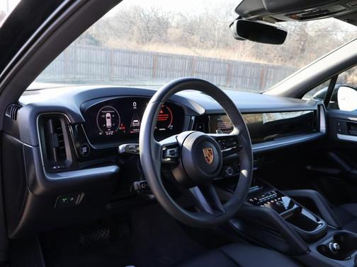 2025 Porsche Cayenne Base