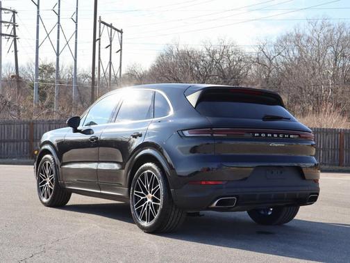 2025 Porsche Cayenne Base