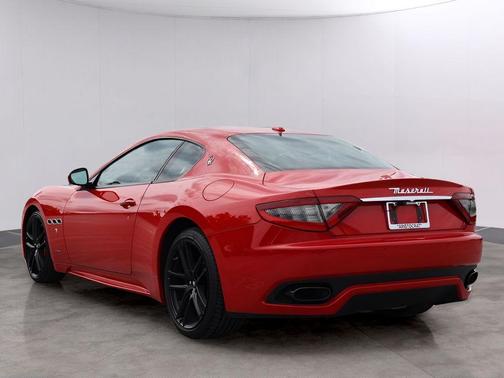 Rosso Trionfale Metallic 2015 Maserati GranTurismo