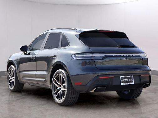 2025 Porsche Macan 