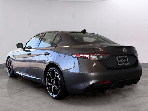 2025 Alfa Romeo Giulia Veloce