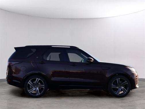 2026 Land Rover Discovery Tempest Edition