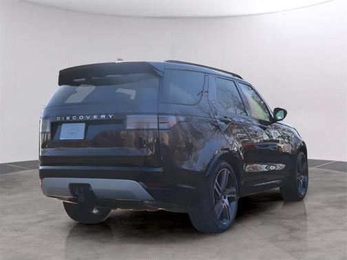 2026 Land Rover Discovery Tempest Edition