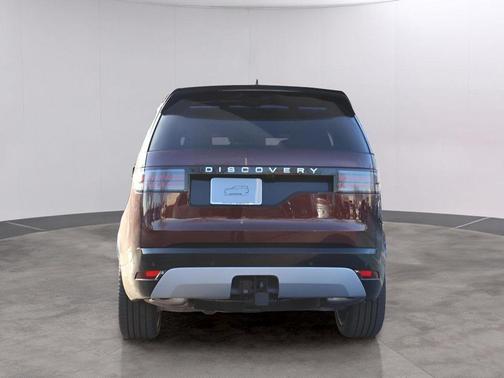 2026 Land Rover Discovery Tempest Edition