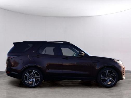 2026 Land Rover Discovery Tempest Edition