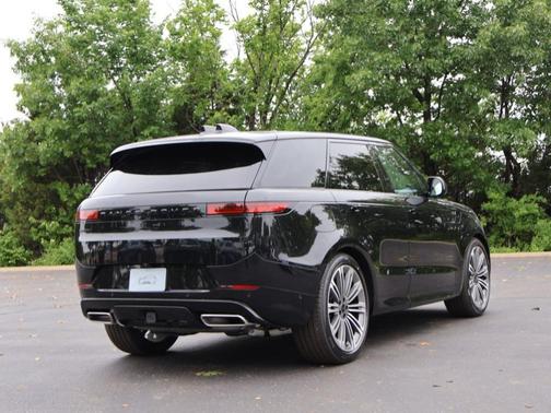Santorini Black 2026 Land Rover Range Rover Sport P400 Dynamic SE