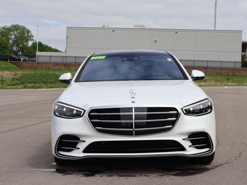 Moonlight 2025 Mercedes-Benz S-Class Base