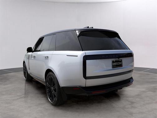 2025 Land Rover Range Rover P530 SE