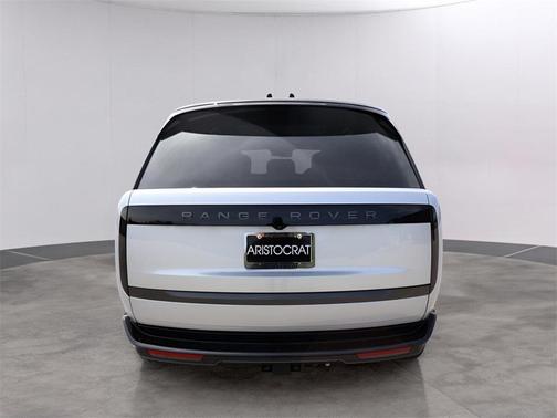 2025 Land Rover Range Rover P530 SE