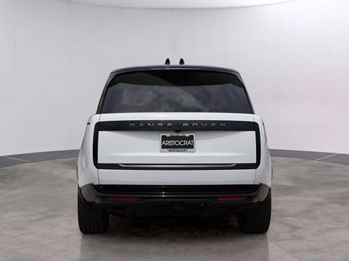 Fuji White 2025 Land Rover Range Rover P400 SE
