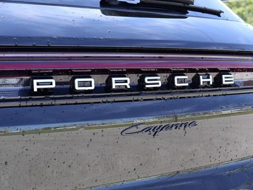 Olive 2025 Porsche Cayenne Base