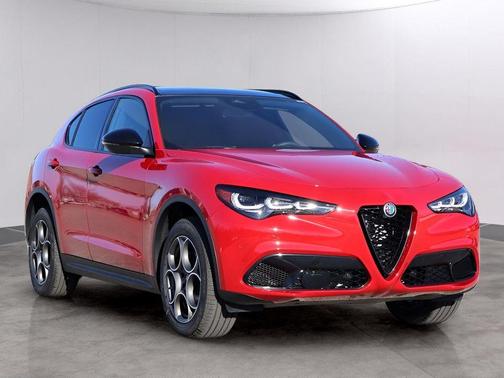 2025 Alfa Romeo Stelvio Base
