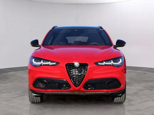 2025 Alfa Romeo Stelvio Base