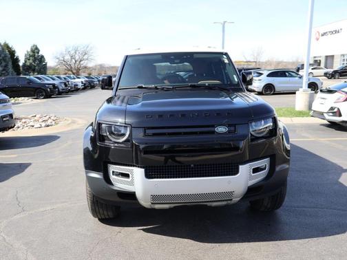 2023 Land Rover Defender 110 SE