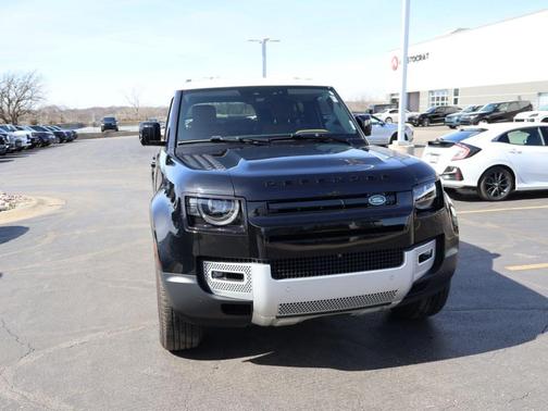 2023 Land Rover Defender 110 SE