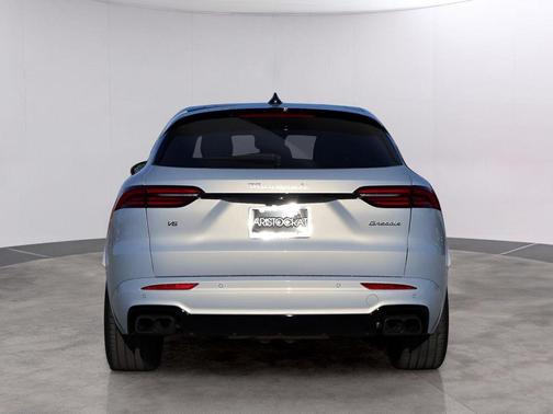 Bianco 2026 Maserati Grecale Modena