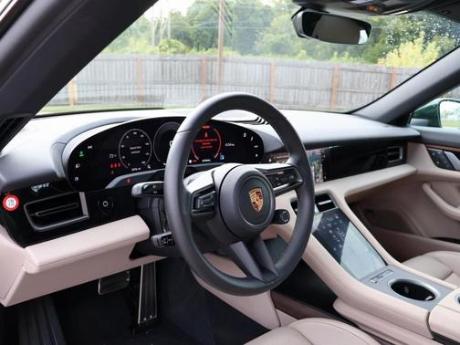 2025 Porsche Taycan 
