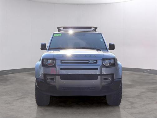 2024 Land Rover Defender P400 X-Dynamic SE