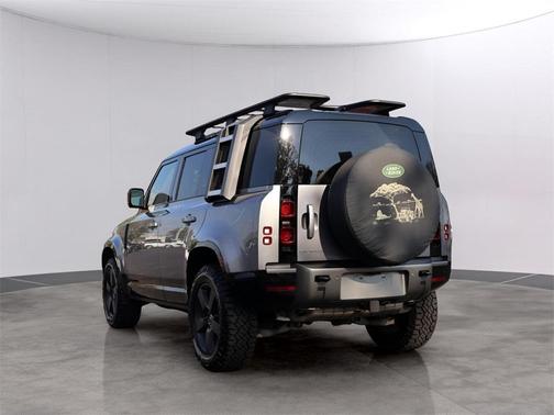 2024 Land Rover Defender P400 X-Dynamic SE