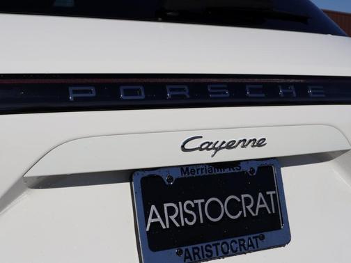 2023 Porsche Cayenne 