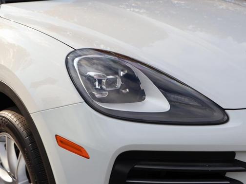 2023 Porsche Cayenne 