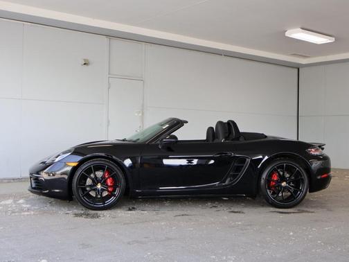 2024 Porsche 718 Boxster S