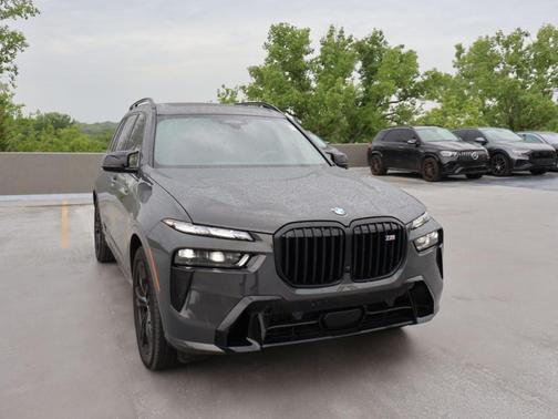 Gray Metallic 2025 BMW X7 M60i