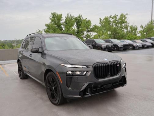 Gray Metallic 2025 BMW X7 M60i
