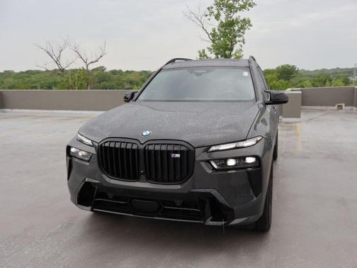 Gray Metallic 2025 BMW X7 M60i