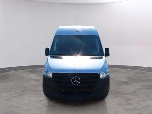 2025 Mercedes-Benz Sprinter 2500 144 WB Standard Roof Passenger