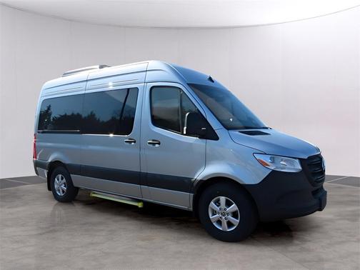 2025 Mercedes-Benz Sprinter 2500 144 WB Standard Roof Passenger