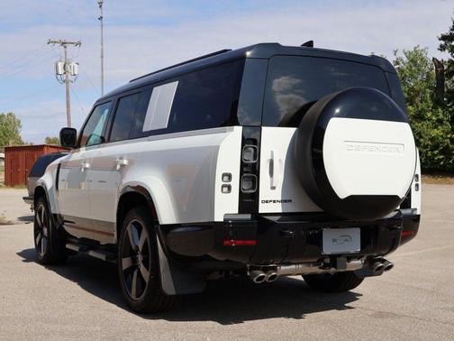 Fuji White 2025 Land Rover Defender P500 V8