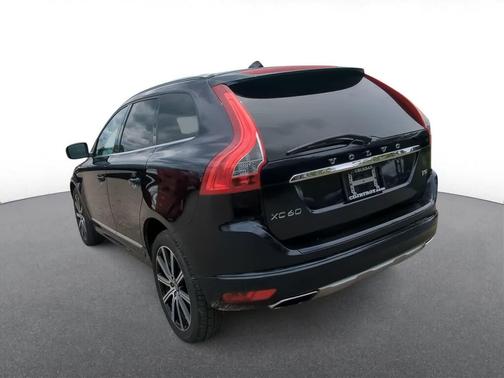 Magic Blue Metallic 2016 Volvo XC60 T5 Drive-E Premier
