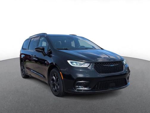 Brilliant Black Crystal Pearlcoat 2021 Chrysler Pacifica Hybrid Limited