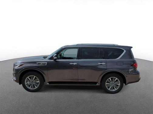 2022 INFINITI QX80 Luxe