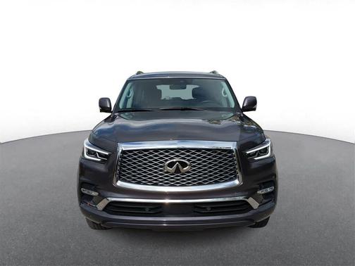 2022 INFINITI QX80 Luxe