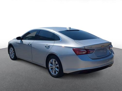 Silver Ice Metallic 2020 Chevrolet Malibu FWD LT