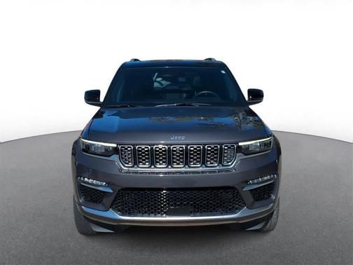 2022 Jeep Grand Cherokee Summit