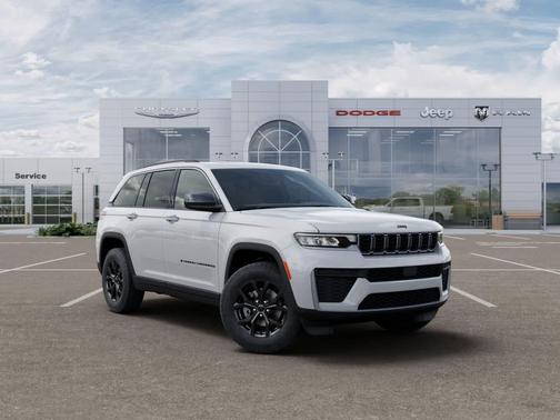Bright White Clearcoat 2026 Jeep Grand Cherokee Altitude