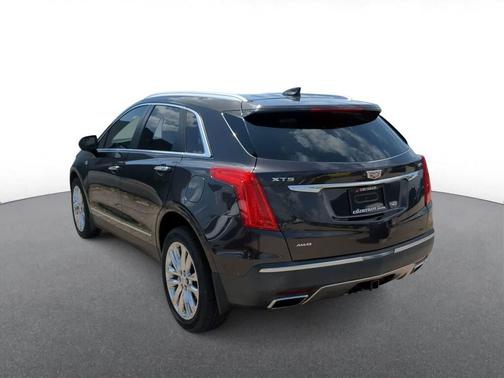 Dark Granite Metallic 2017 Cadillac XT5 Platinum