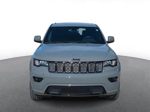 2022 Jeep Grand Cherokee Laredo